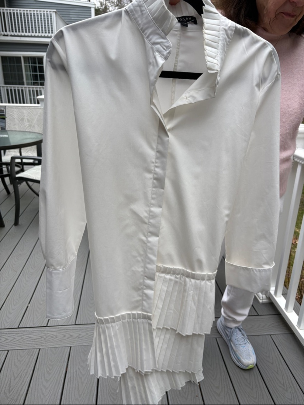 Beulah White Crisp Blouse tunic with pleated Detail at hem